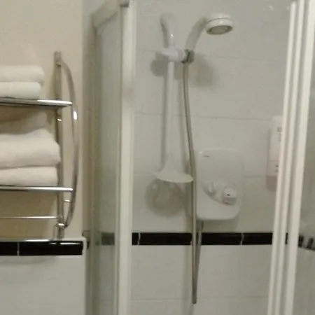 Clancys Of Guest house